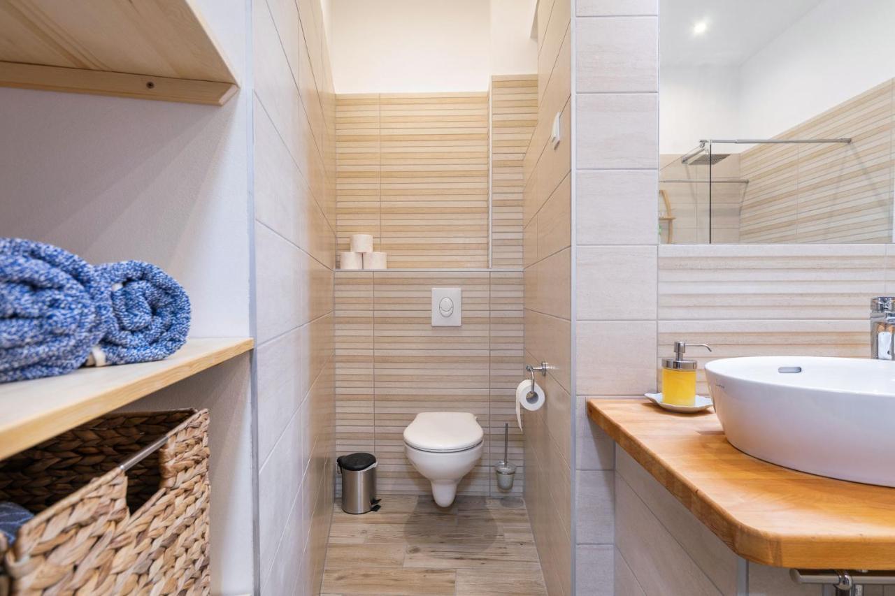 Trendy Grand Boulevard Designer Apartamento