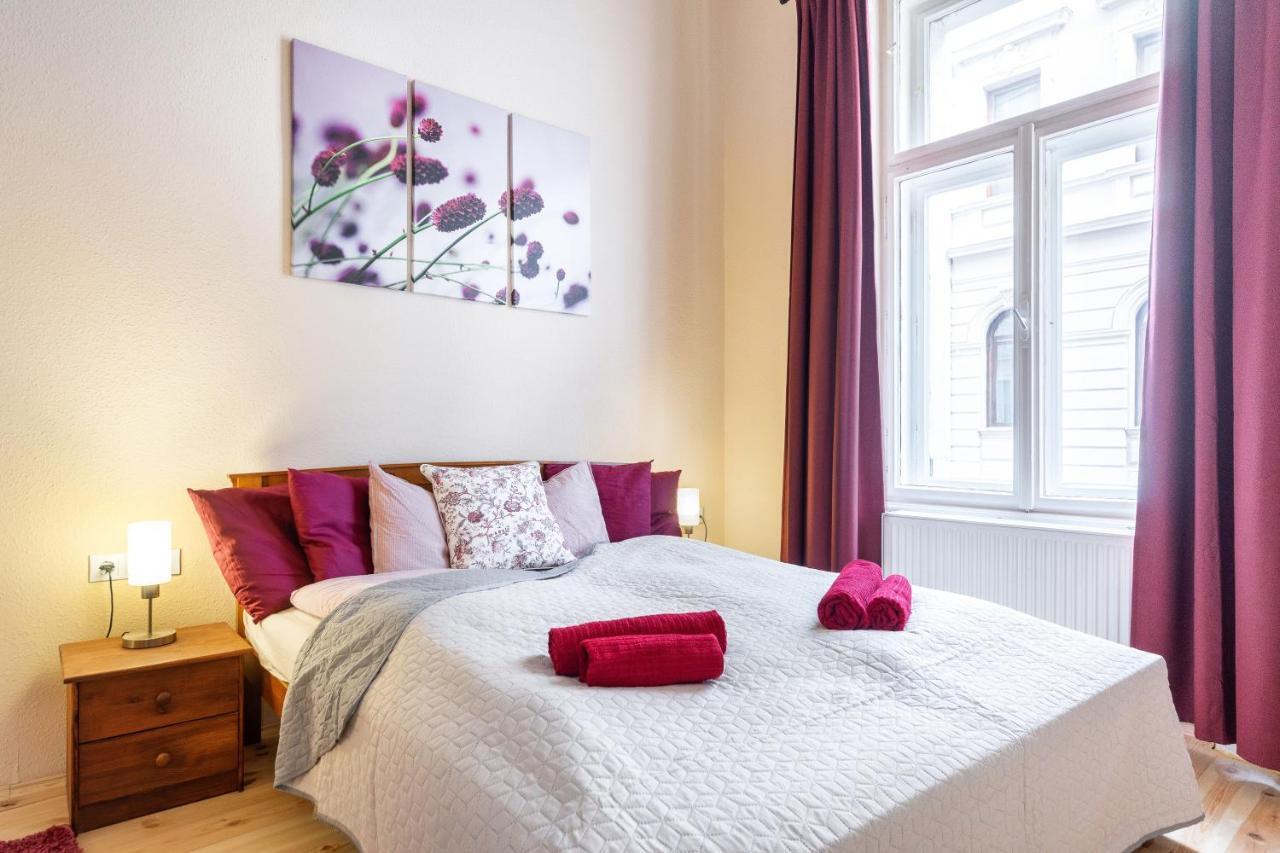 Trendy Grand Boulevard Designer Brand New Appartement *