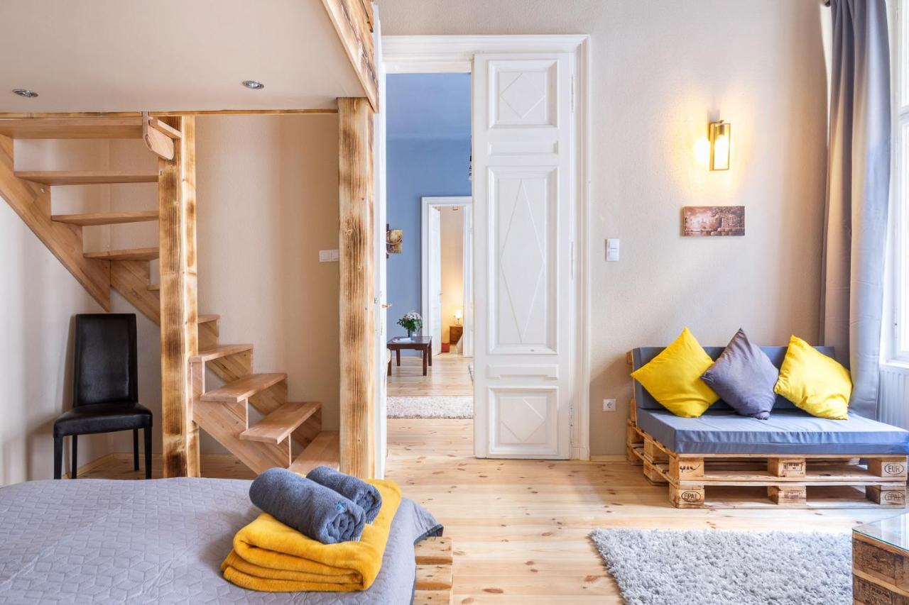 Trendy Grand Boulevard Designer Brand New Appartement Boedapest